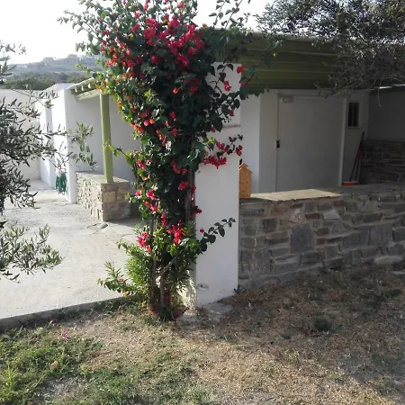 To Mikro Spiti Sto Livadi *