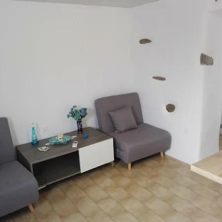 To Mikro Spiti Sto Livadi Feriehus *